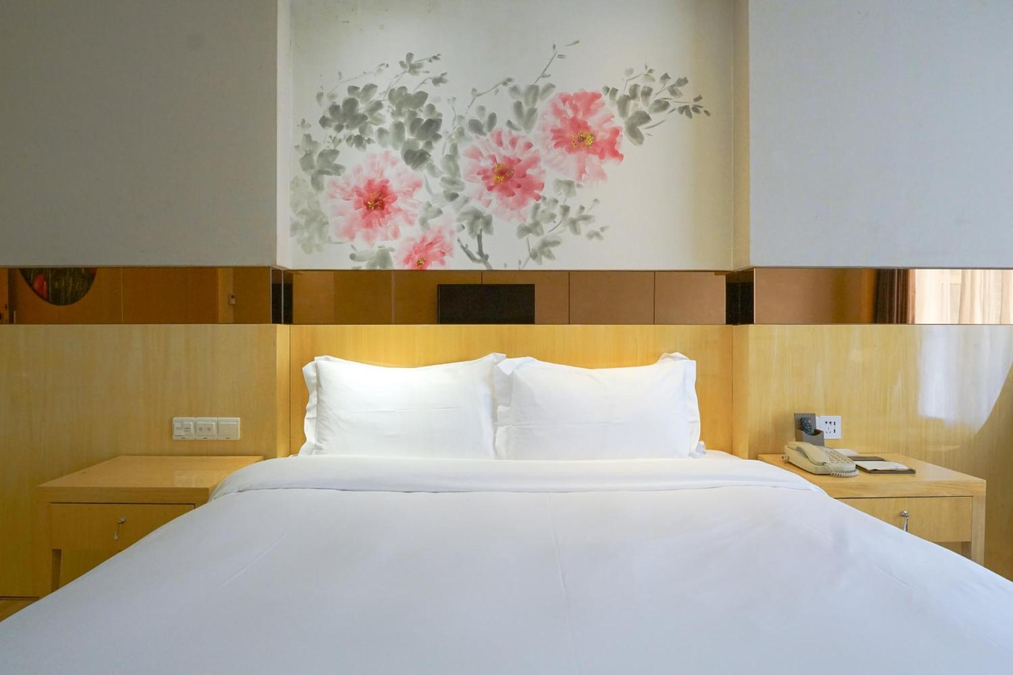 โรงแรม Paco Ouzhuang Metro Guangzhou-free Shuttle To Fair 4*